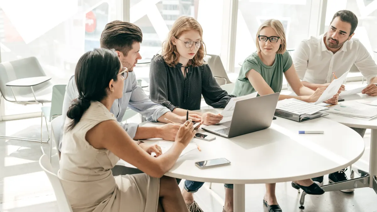 Comparing SEO and social media marketing